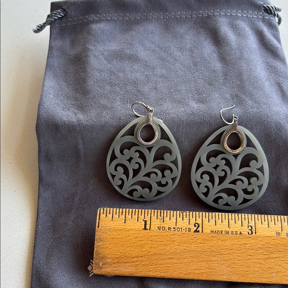 SILPADA Sterling Silver Carved Resin Teardrop Scroll Earrings W2217 - Picture 2 of 4
